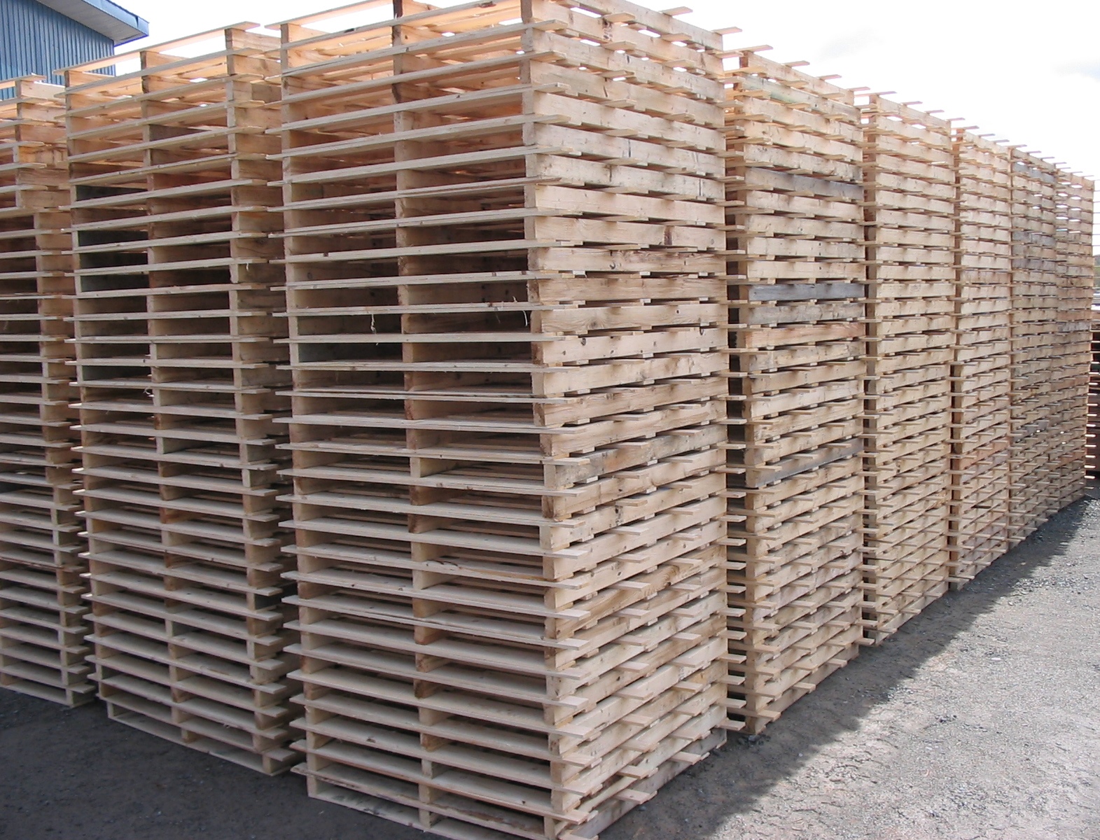 Palette Fabrication PFL